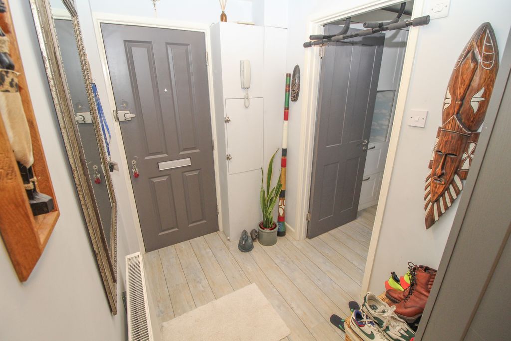 Additional image 9 of 2 bed flat for saleJuniper Square, Havant PO9