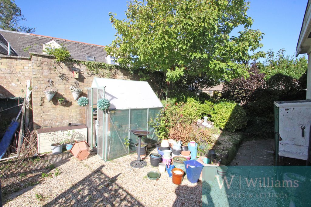 Property photo 2 of 10 Outside