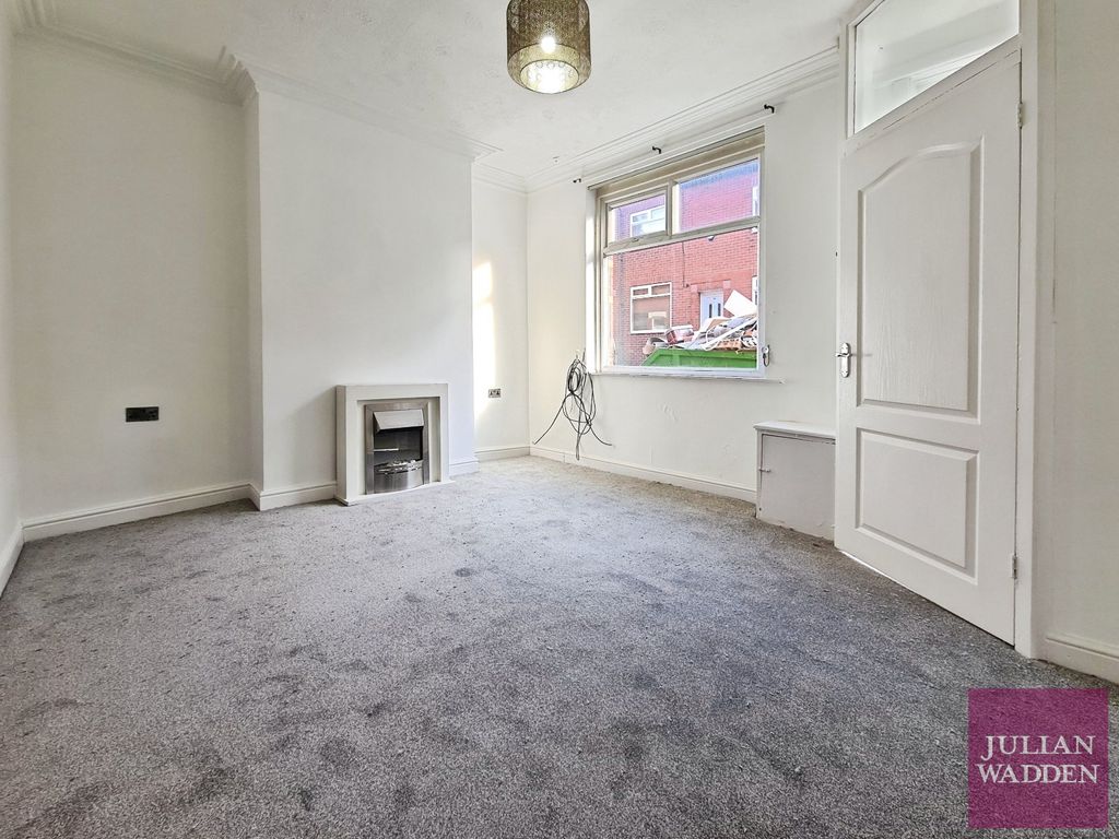 Property photo 2 of 15 Picture No. 21