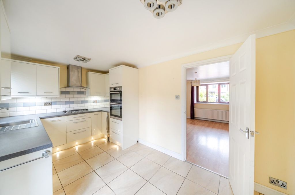 Property photo 3 of 22 1369839-9-68F0F3d9Cca3A