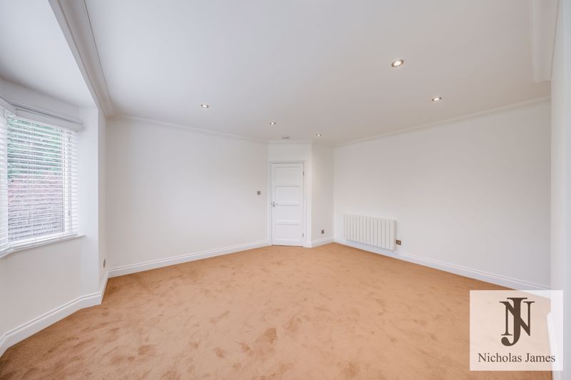 Property photo 3 of 14 Photo 8