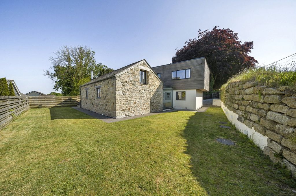 Property photo 1 of 12 Garden