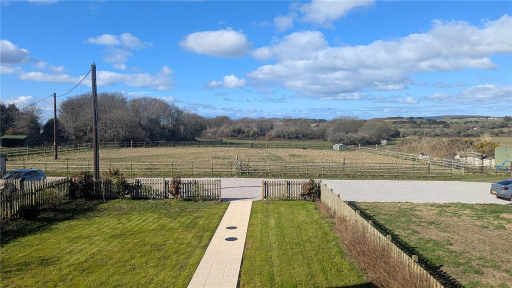 Property photo 3 of 17 Picture No. 06
