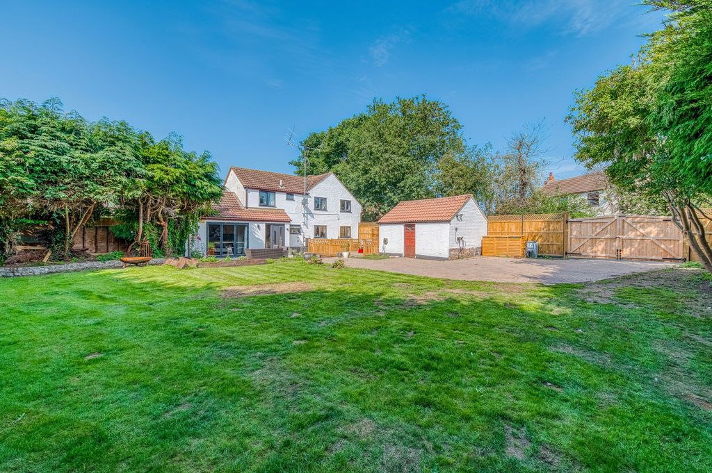 Property photo 1 of 27