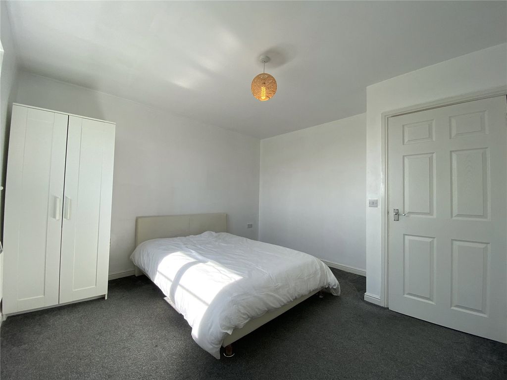 Property photo 3 of 14 Picture No. 02