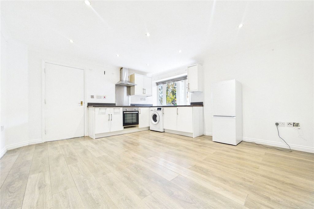 Property photo 2 of 6 Kitchen/Living Room