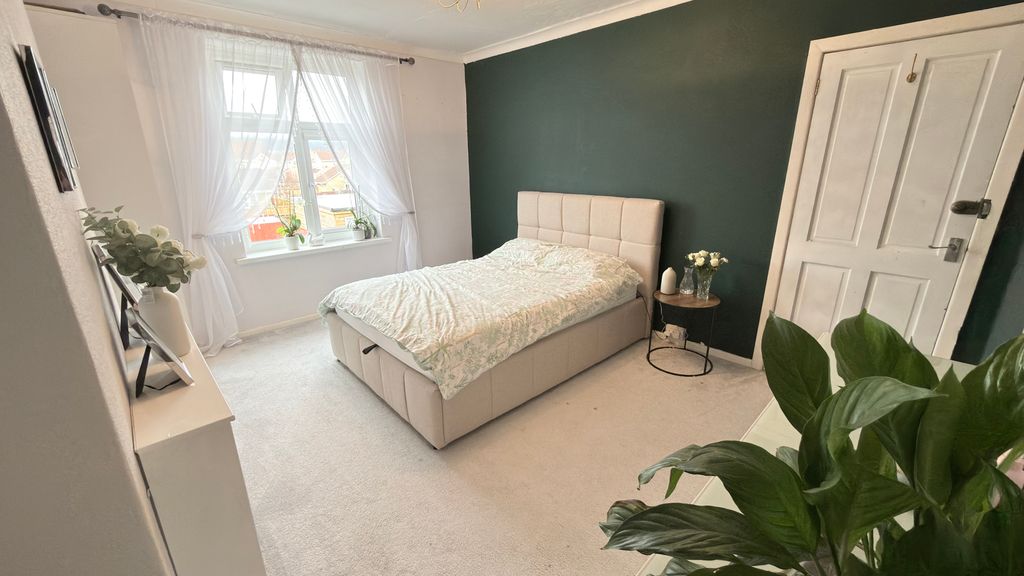 Property photo 2 of 16 Img_E7988