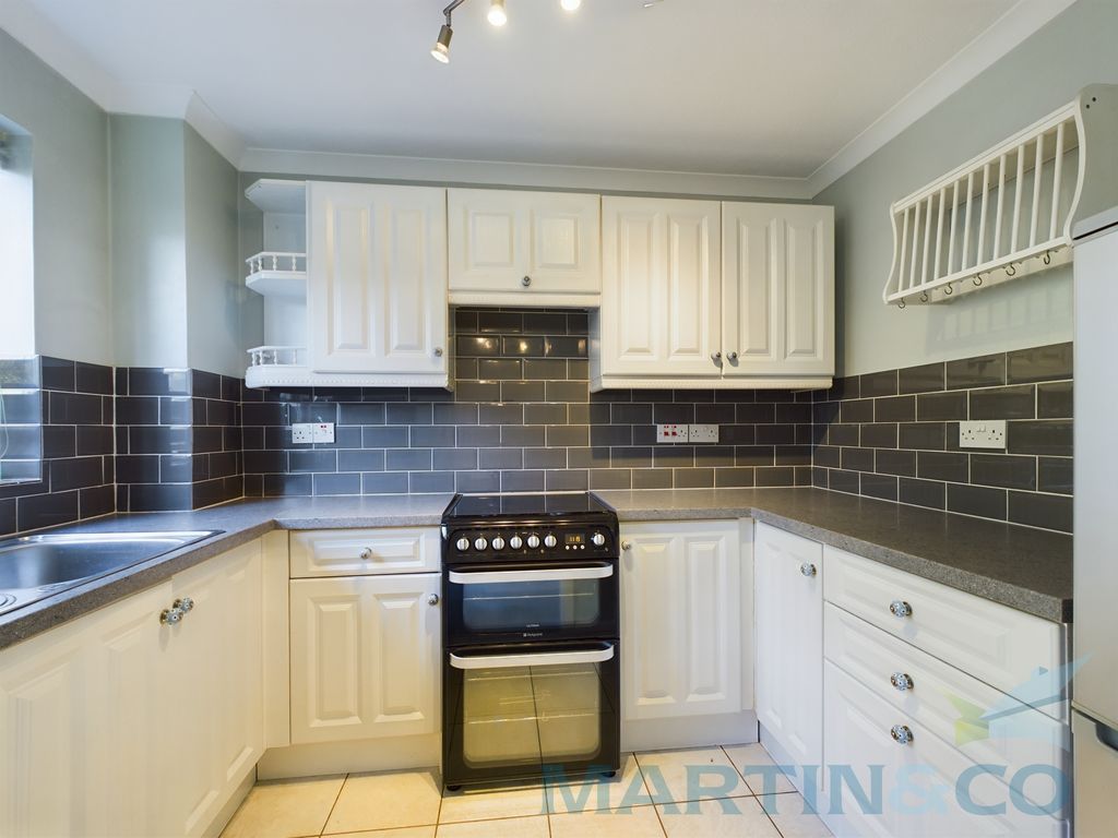 Property photo 2 of 10 Cam01059G0-Pr0226-Still011