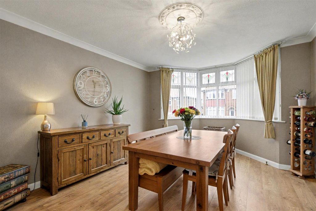 Property photo 3 of 22 Dining Room_1.Jpeg