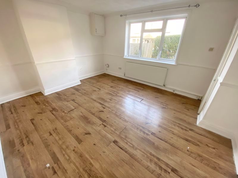 Property photo 2 of 8 Photo 3