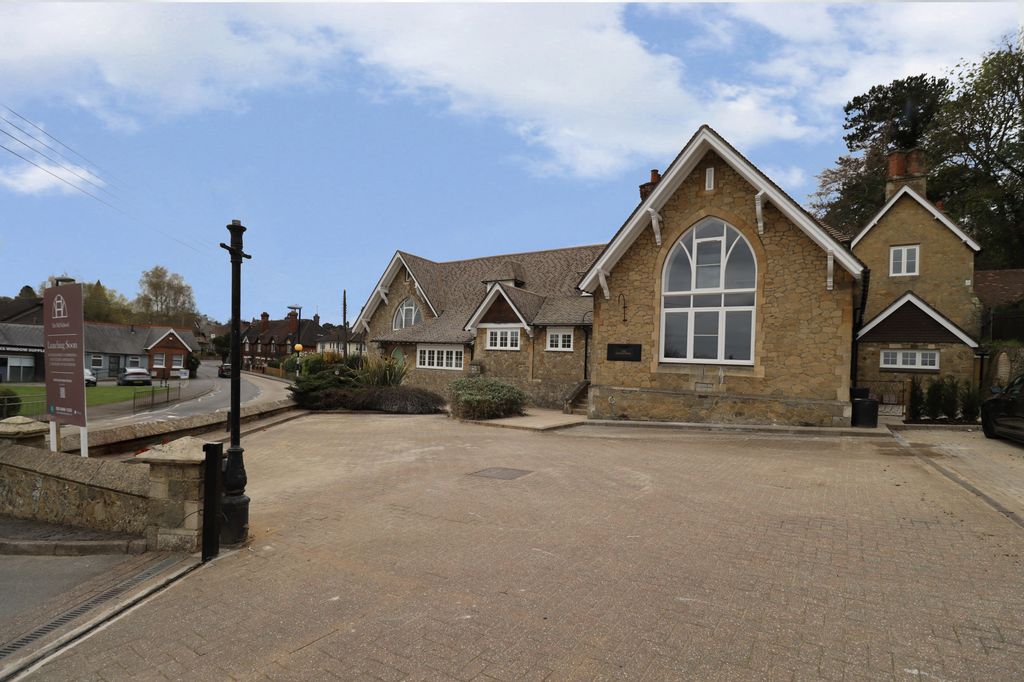 Property photo 2 of 12