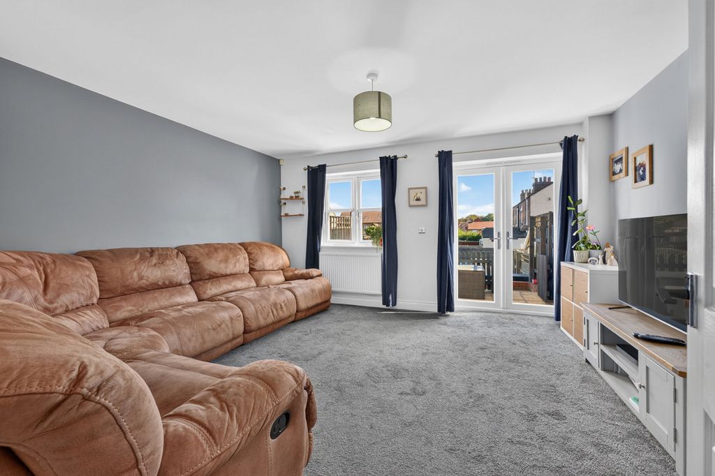 Property photo 2 of 30