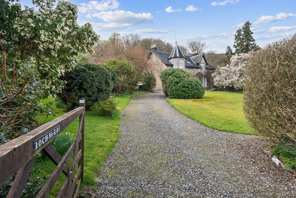 Property photo 3 of 41