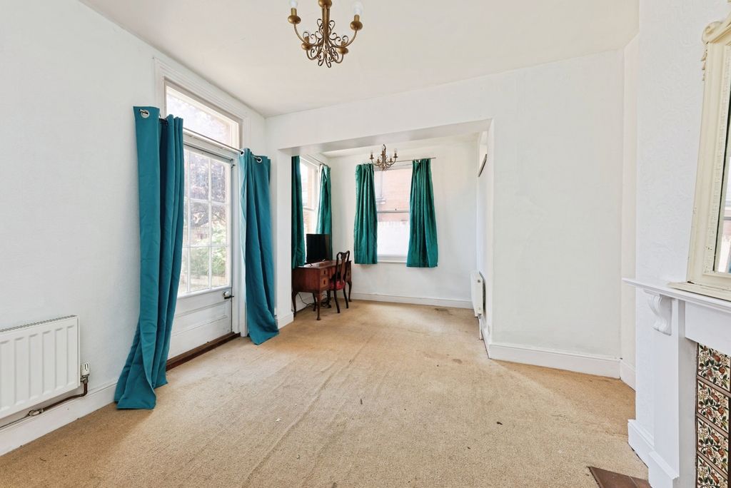 Property photo 3 of 21 Pbox-Img.Jpg