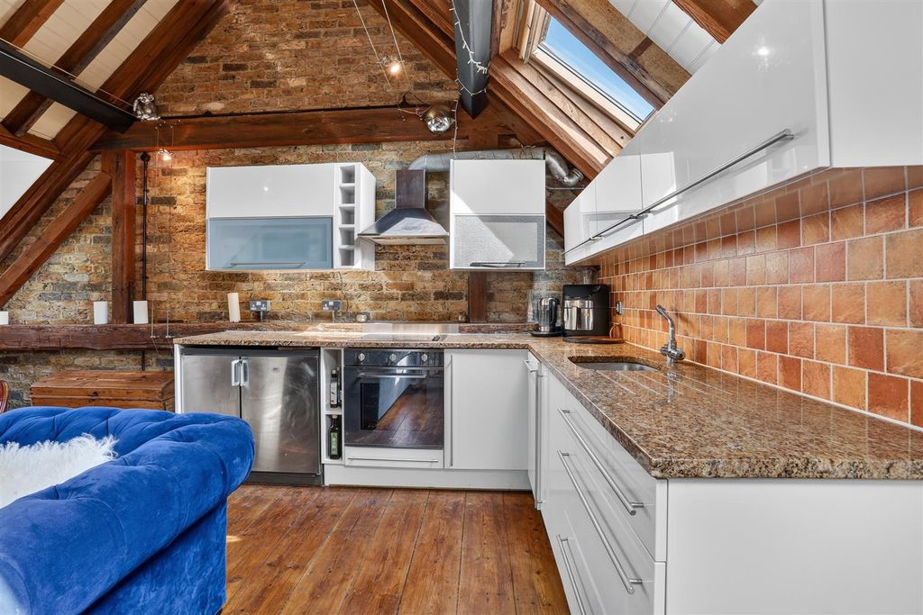 Property photo 3 of 33 1736681554 - 3.Jpg