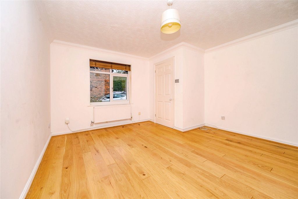Property photo 2 of 15 Picture No. 21