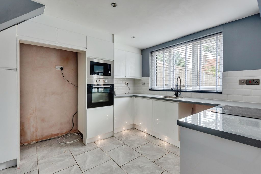 Property photo 3 of 21 Pbox-Img.Jpg