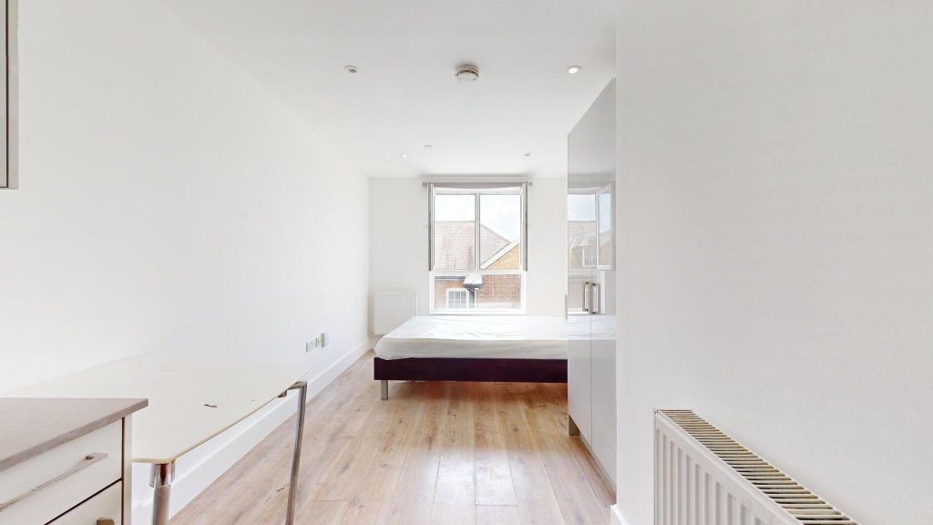 Property photo 1 of 11 Bedroom