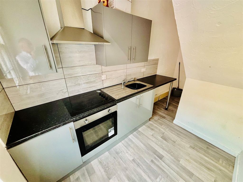 Property photo 3 of 8 Che 2.Jpg