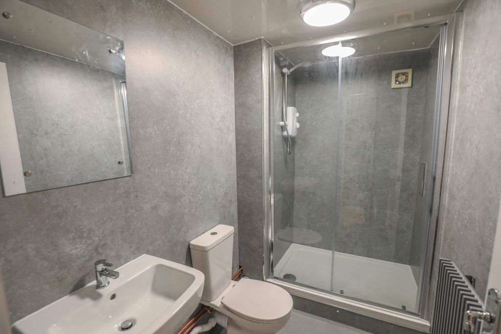 Property photo 2 of 5 Bathroom