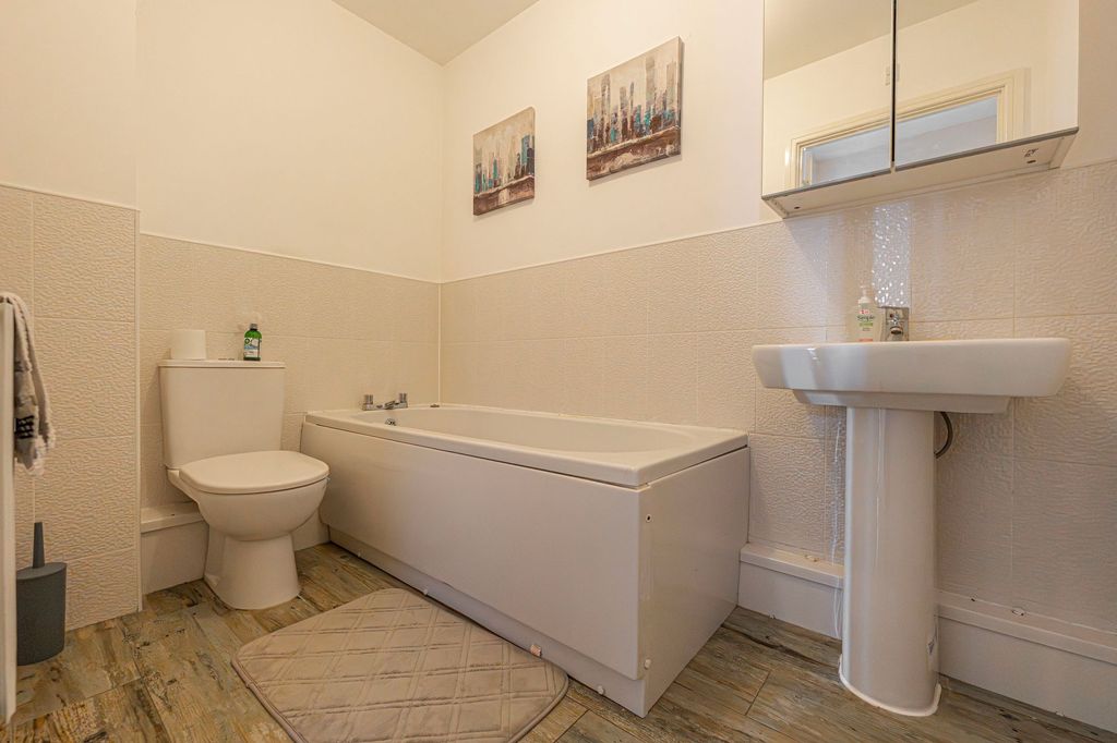 Additional image 20 of 2 bed flat for saleBaroque Court, The Serlio NP19
