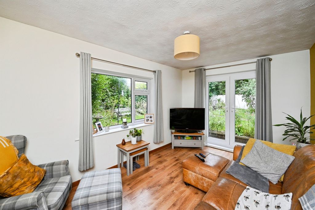 Property photo 3 of 21