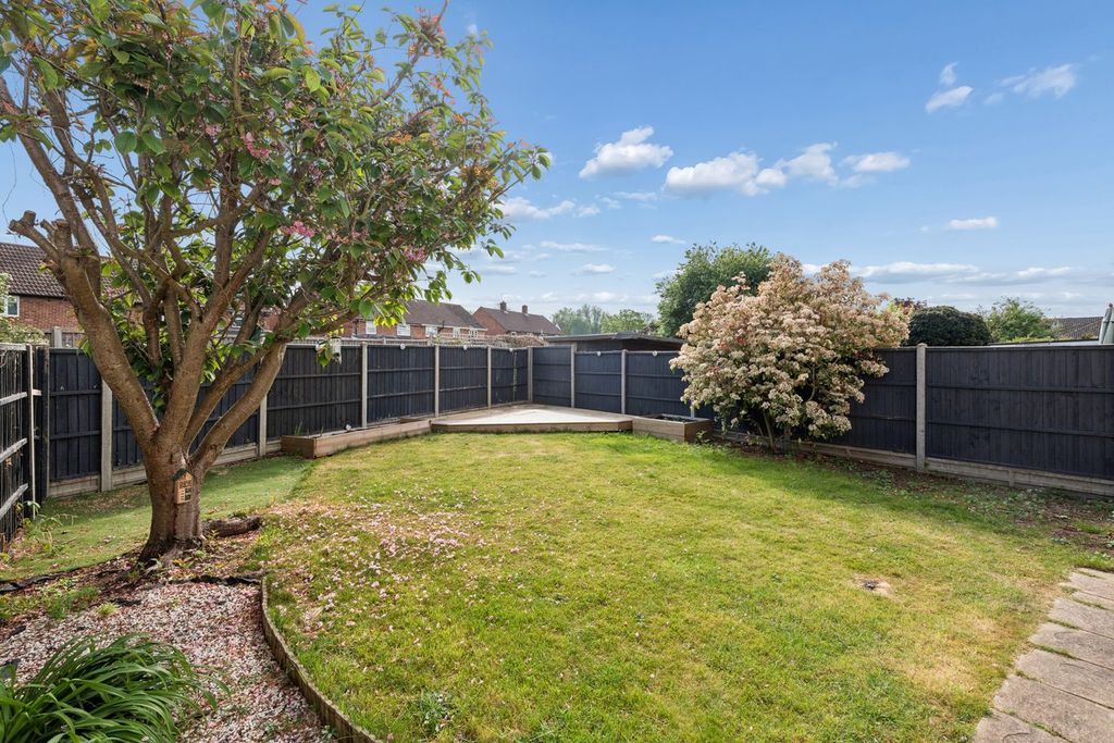 Property photo 2 of 20