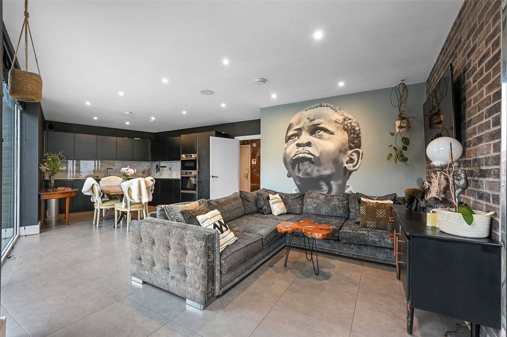 Property photo 1 of 24 Reception