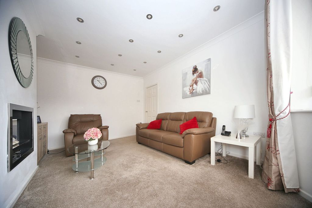 Property photo 3 of 21