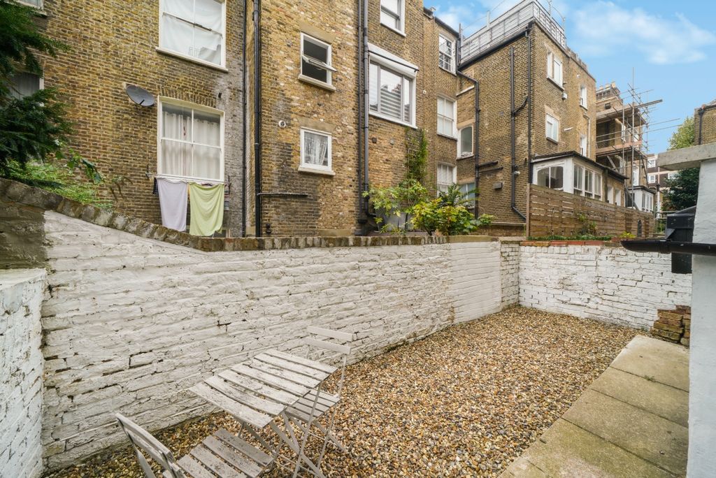 Property photo 3 of 14 4605003