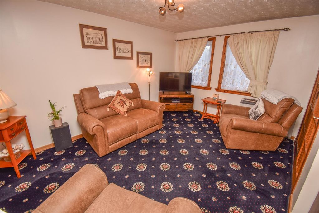 Property photo 2 of 23 Lounge Area