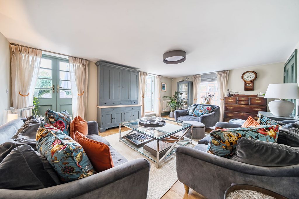 Property photo 2 of 28 Reception