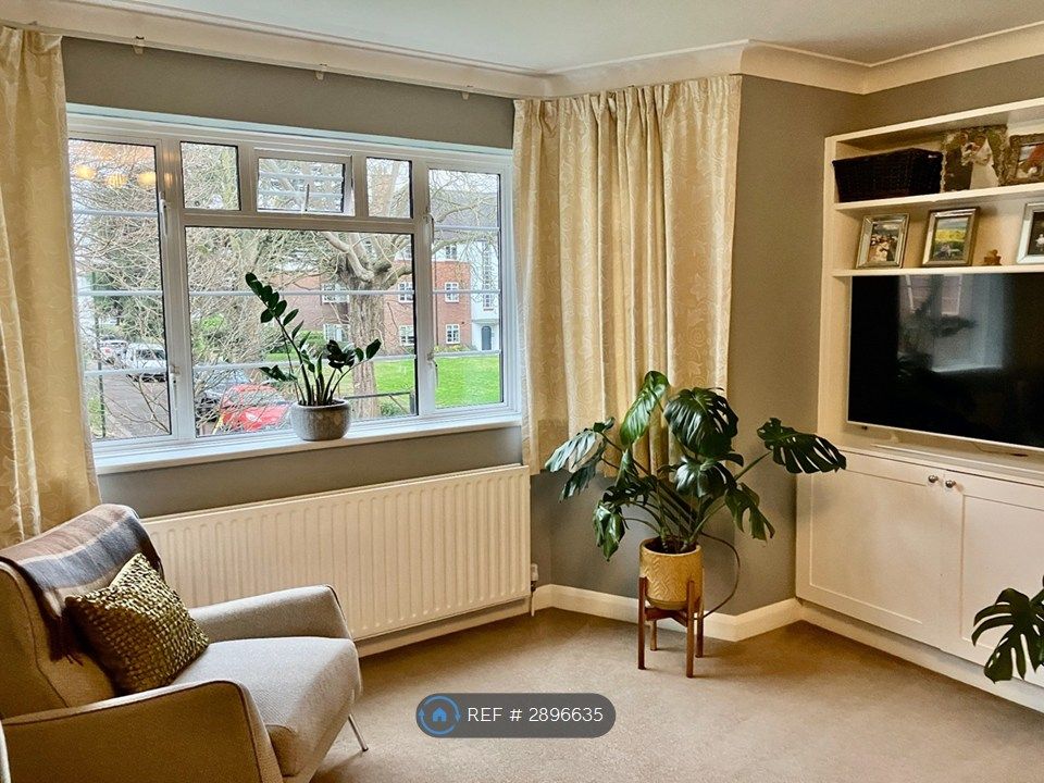 Property photo 1 of 14 Front Lounge
