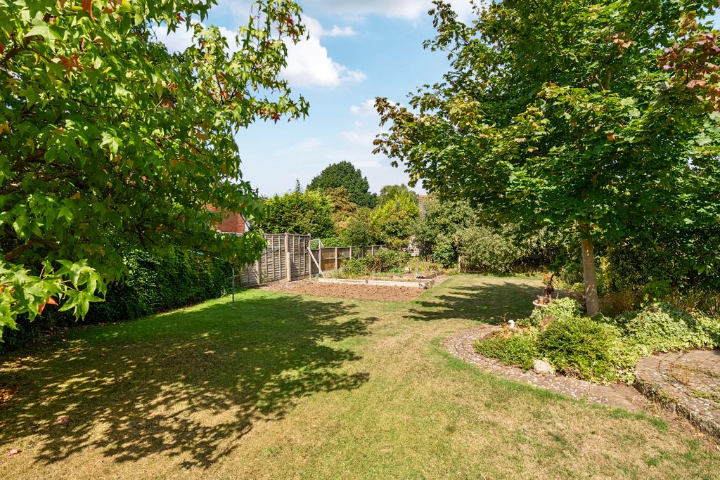 Property photo 2 of 16 Garden