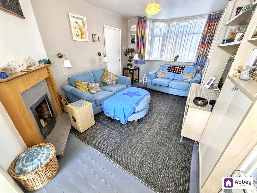 Property photo 2 of 16 Lounge