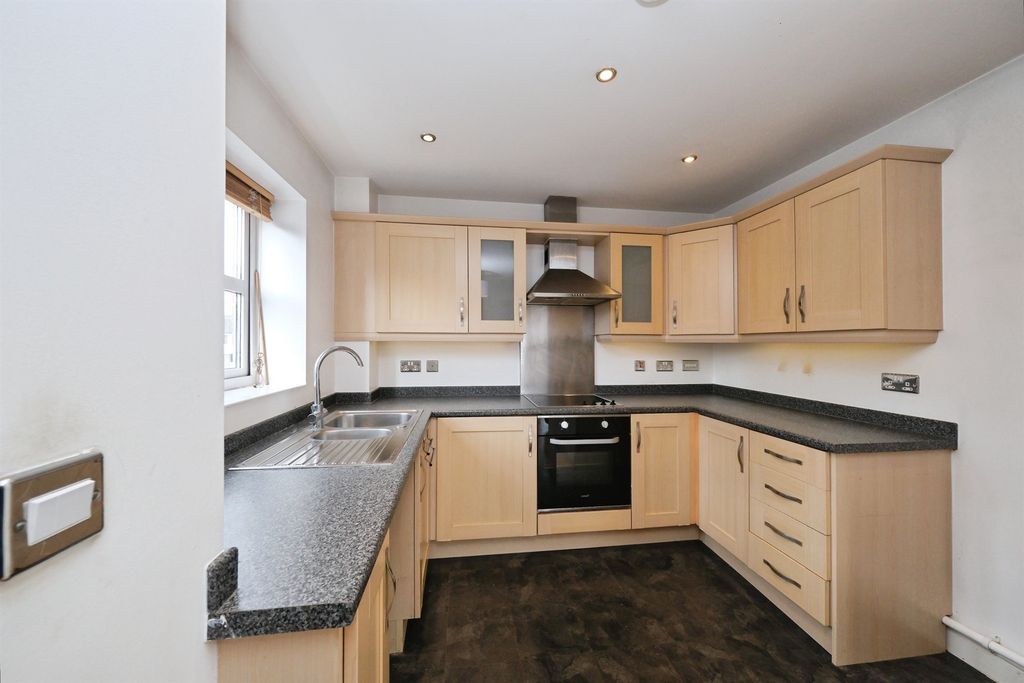 Property photo 3 of 20