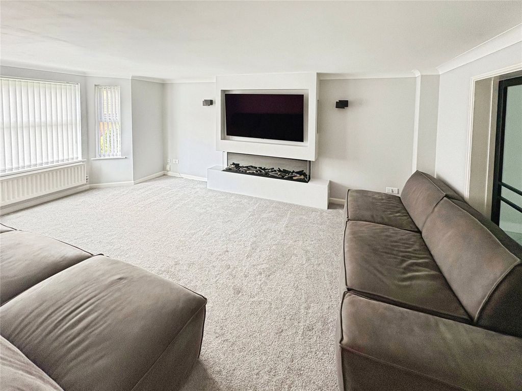 Property photo 3 of 25 Living Room