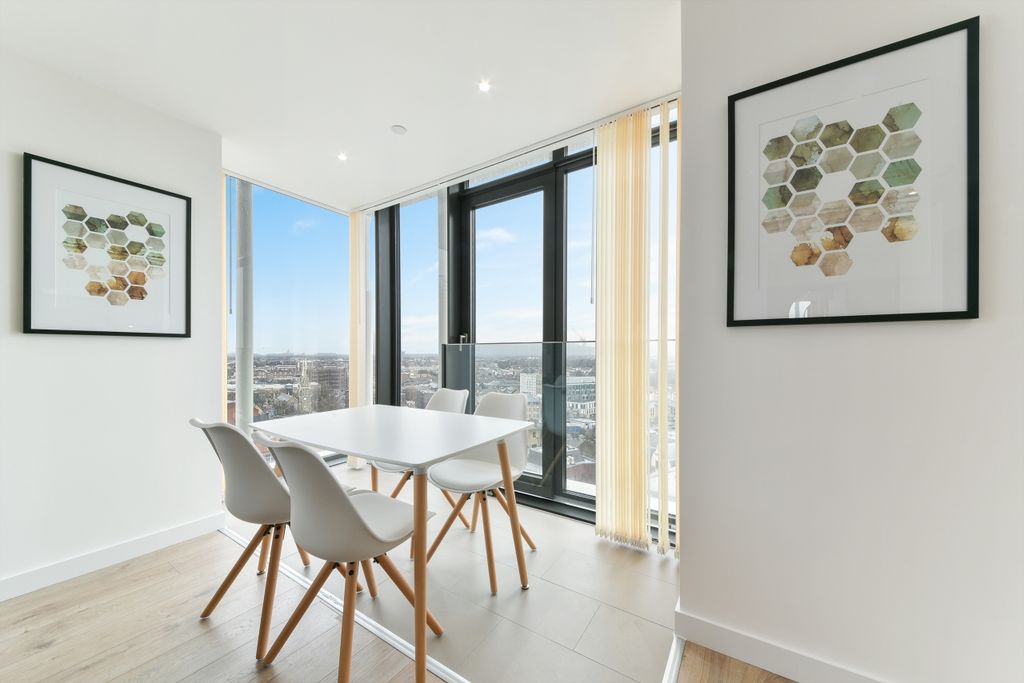 Property photo 3 of 7 Dining Area