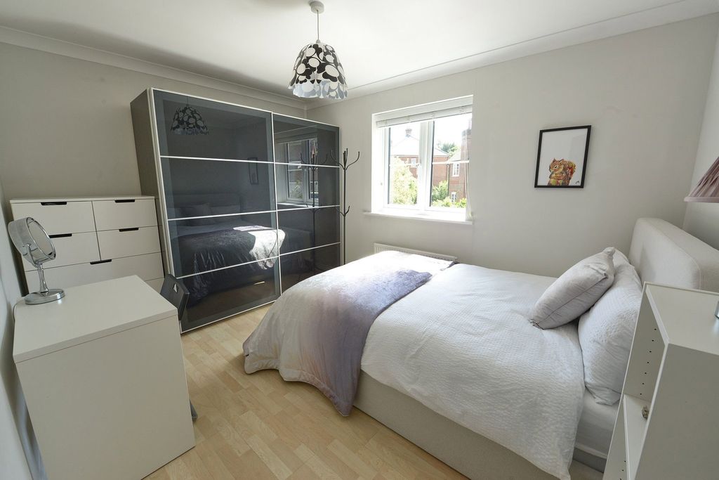 Additional image 13 of 5 bed detached house for saleFullerton Close, Fleet GU51