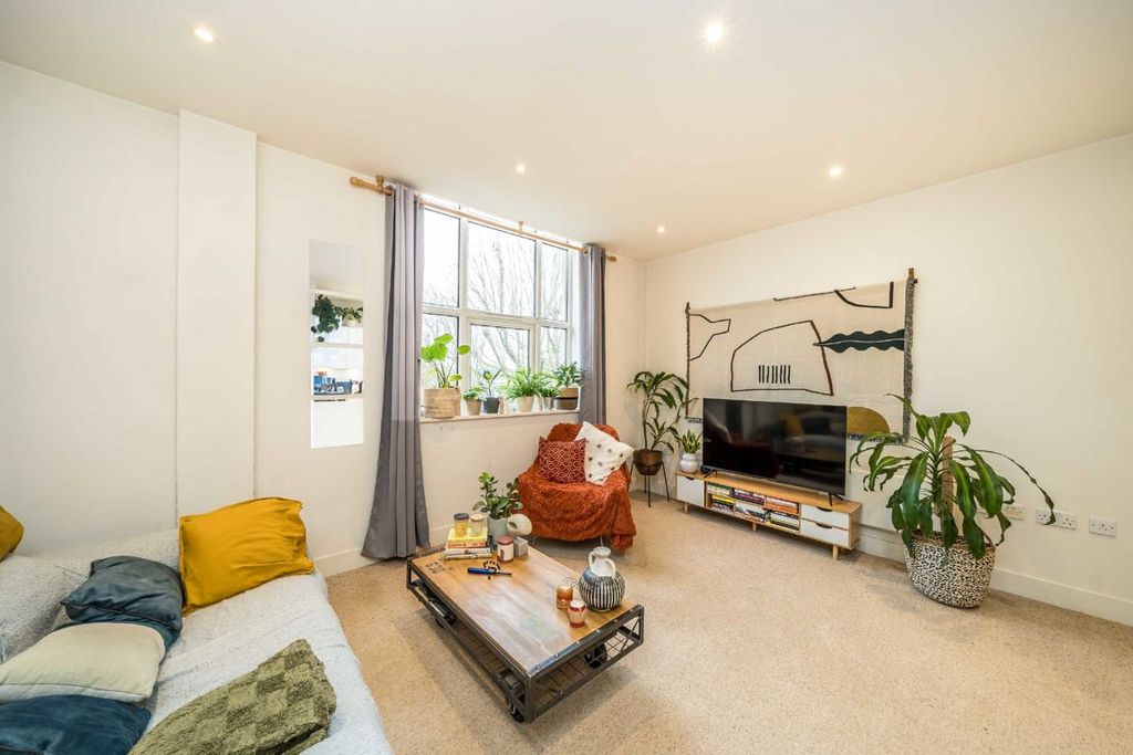 Property photo 2 of 4