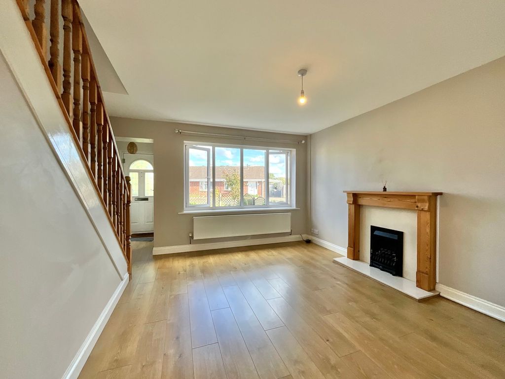 Property photo 2 of 28