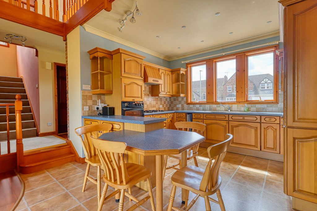Property photo 3 of 43 Kitchen/Family Room