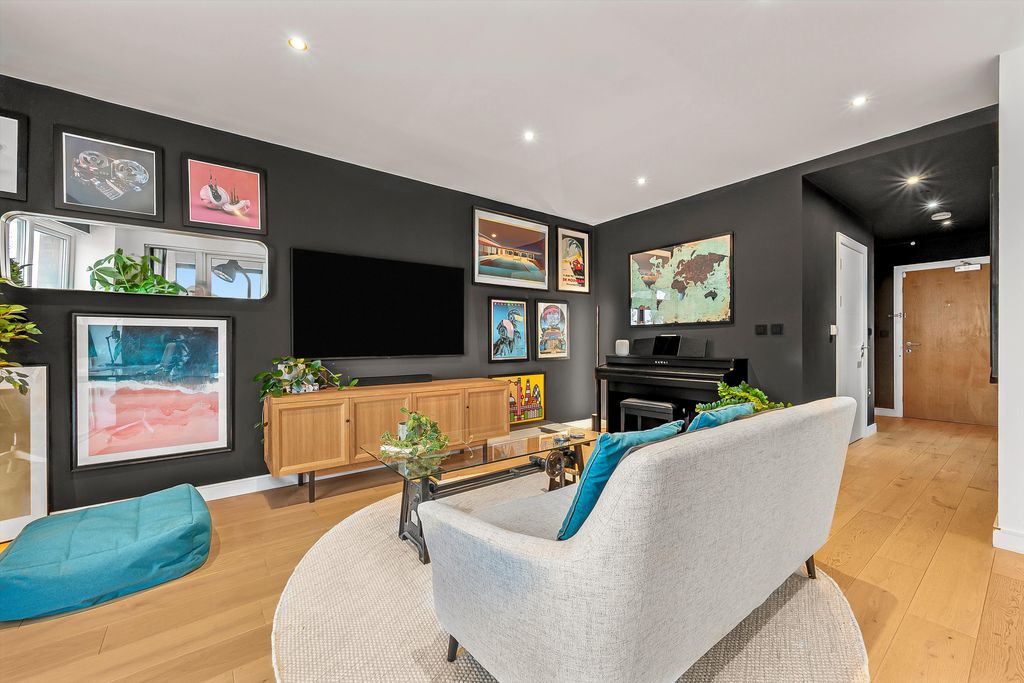 Property photo 3 of 11 Image