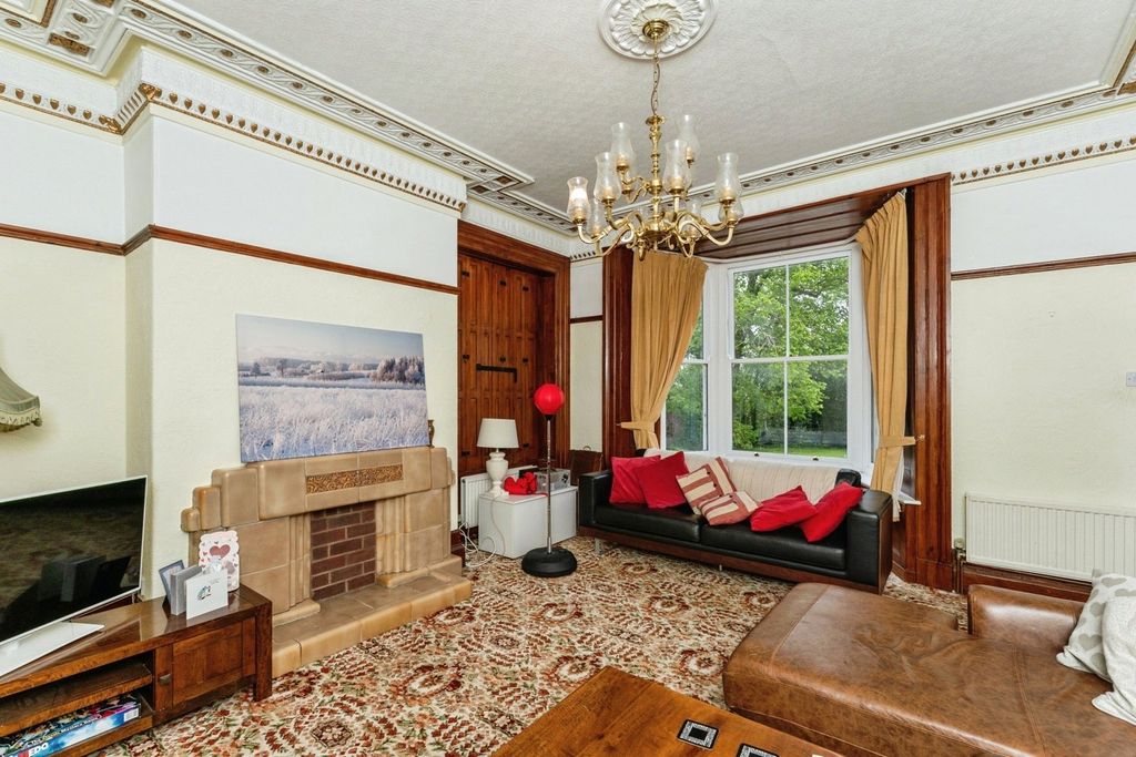 Property photo 3 of 35 Pbox-Img.Jpg