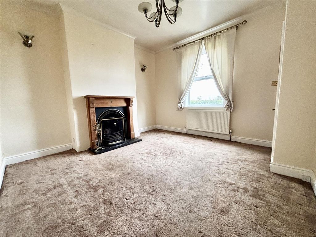 Property photo 3 of 25