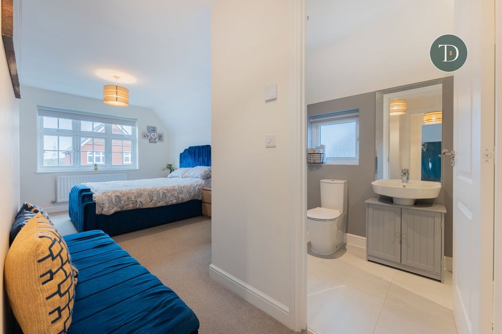 Property photo 3 of 32