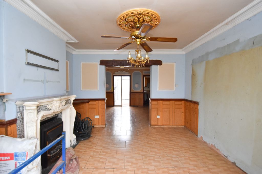 Property photo 3 of 13 Lounge/Diner