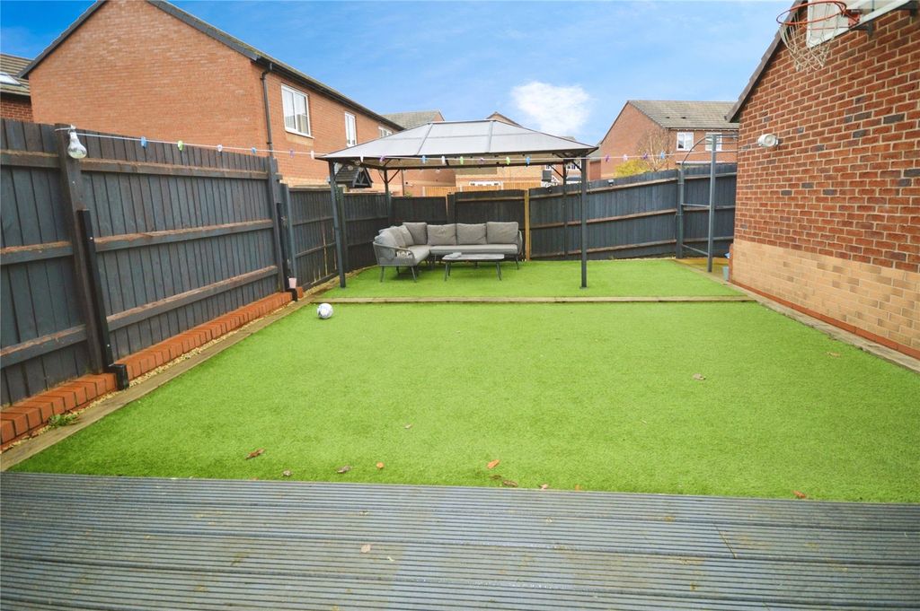 Property photo 3 of 20 Garden