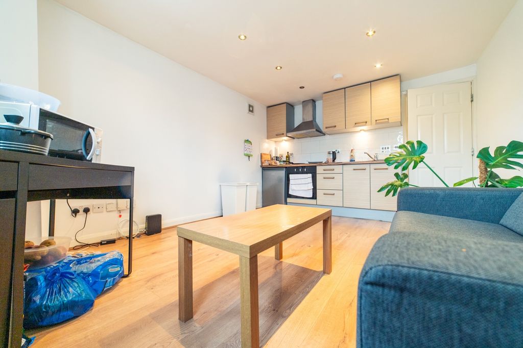 Property photo 2 of 6 Call 02920 668585 To Secure Your Viewing_5