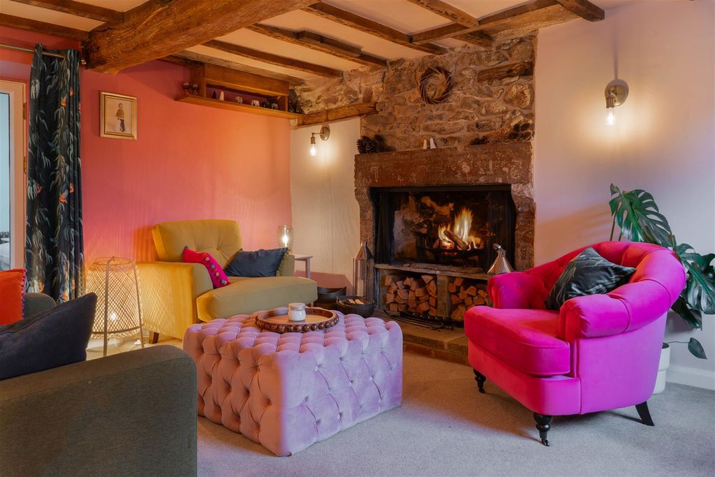 Property photo 3 of 65 Snug.Jpg